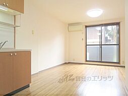 クレストコート 1階1LDKのリビング/ダイニング