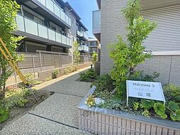 8 / 12