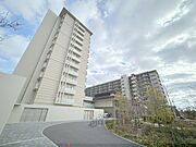 長岡京駅より徒歩9分 6階 築4年の賃貸物件