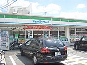 ファミリーマート　伏見中書島店まで520メートル