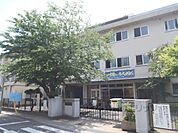 勝山中学校まで180メートル