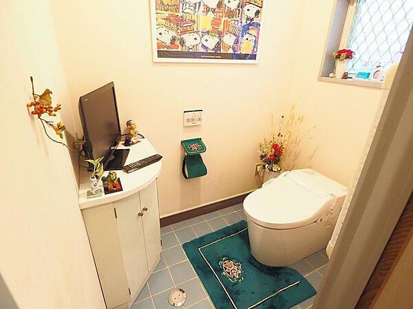 １階広々トイレ。テレビも見れて、じっくりできます！