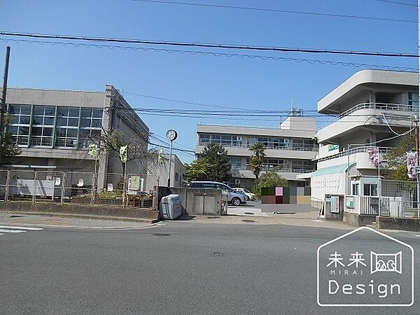 小学校「宇治市立御蔵山小学校まで675m」