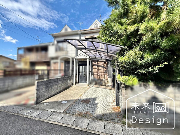 静かな住宅街の一角に立地♪ 落ち着いた佇まいです♪
