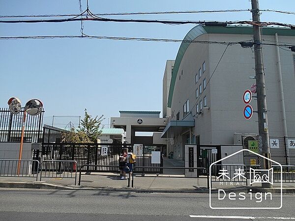 小学校「宇治市立大久保小学校まで774m」