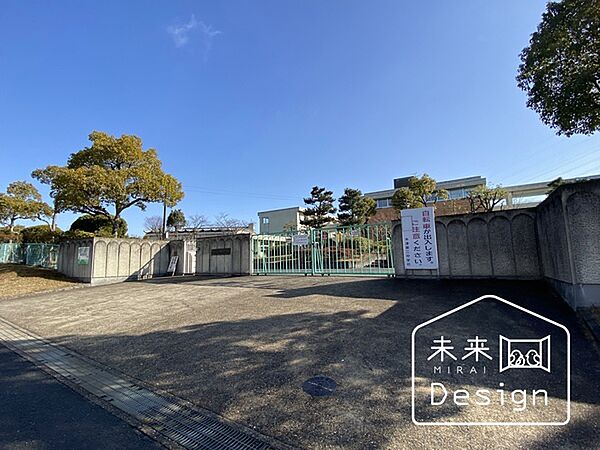 中学校「木津川市立木津第二中学校まで2393m」