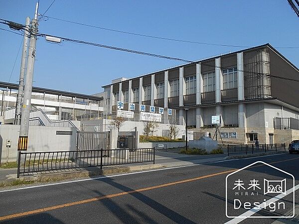 中学校「宇治市立黄檗中学校まで2023m」