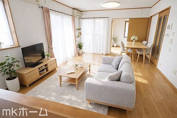 ※家具はCGイメージ画像です。光あふれる開放的なリビングは自然と家族が集まる空間！