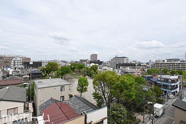 抜けるような眺望はマンションならではですね！高層階ならではの眺望をご堪能下さい！