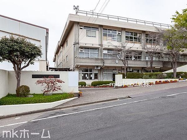 松戸市立根木内中学校 徒歩14分。 1070m
