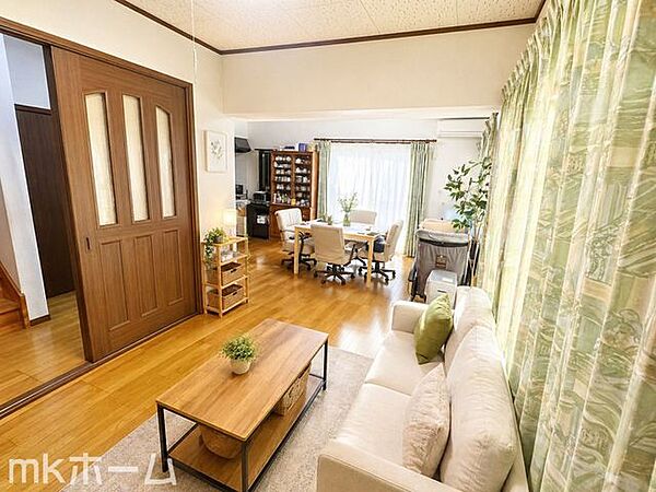※家具はCGイメージ画像です。光あふれる開放的なリビングは自然と家族が集まる空間！