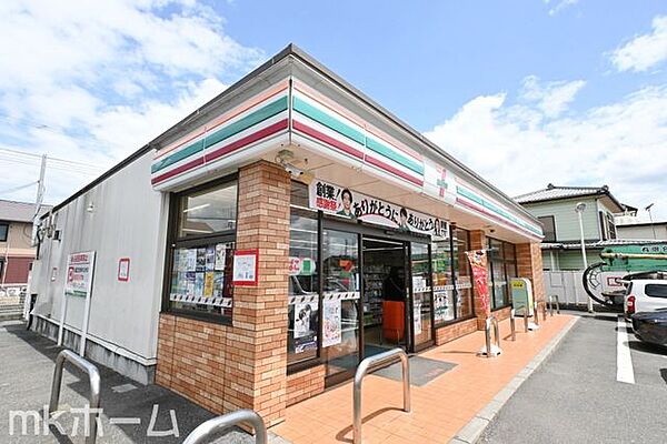 セブンイレブン千葉古市場店 徒歩6分。 470m