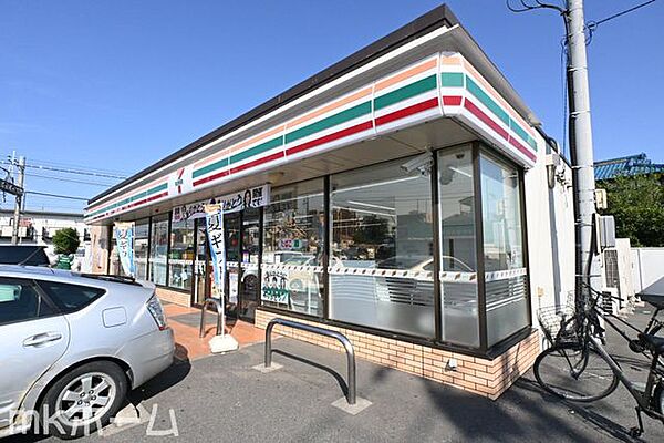 セブンイレブン柏豊住3丁目店 徒歩3分。 180m