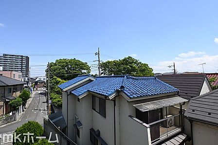 抜けるような眺望はマンションならではですね!3階のお部屋ですので陽当たりも良好です!