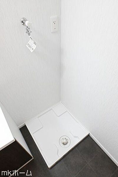 洗濯機置き場も広めのスペースを確保しております！是非、現地にてスペースを確認してみてください！
