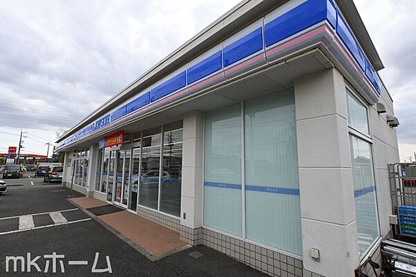 ローソン鎌ケ谷初富店 徒歩5分。 400m