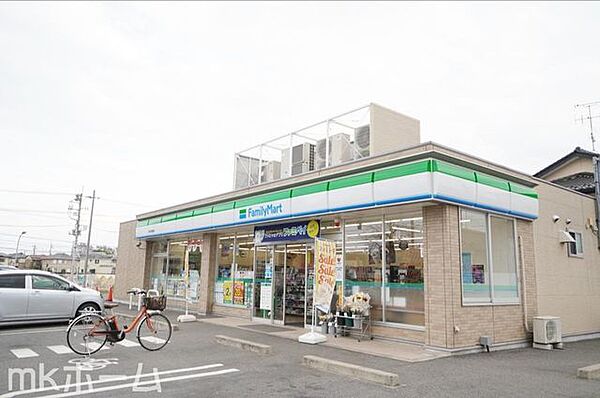 ファミリーマート松戸五香西店 徒歩14分。 1060m