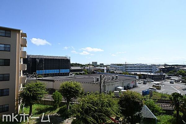 抜けるような眺望はマンションならではですね！高層階ならではの眺望をご堪能下さい！