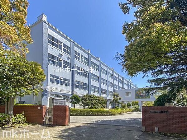 江戸川区立松江第一中学校 徒歩10分。 740m