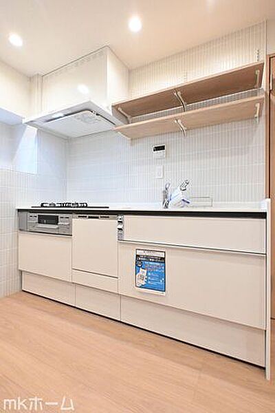 大きなキッチンスペースは家事をしながら会話も弾み、大切な家族のコミュニケーションスペースとなります！