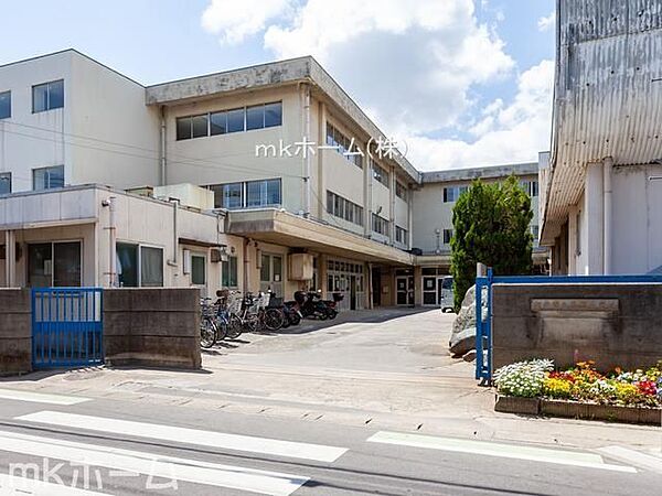 松戸市立馬橋小学校 徒歩8分。 580m