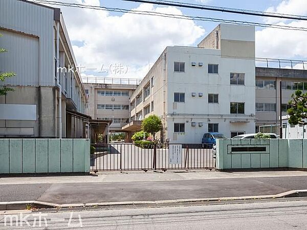 松戸市立新松戸南中学校 徒歩18分。 1410m