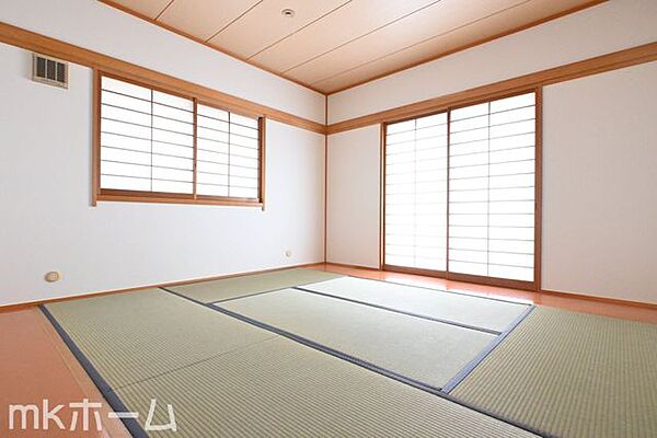 あると落ち着く和室には押入も完備されており、客間としてだけでなく収納などに利用できるスペースです！