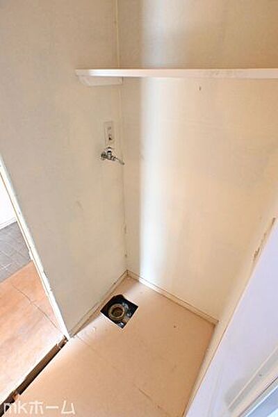 洗濯機置き場も広めのスペースを確保しております！是非、現地にてスペースを確認してみてください！
