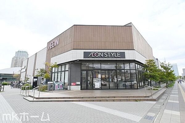 イオンスタイル幕張ベイパーク 徒歩27分。 2110m
