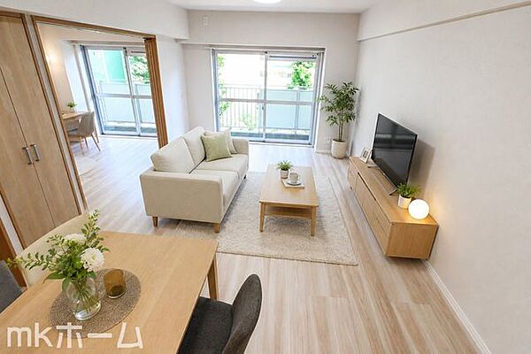 ※家具はCGイメージ画像です。光あふれる開放的なリビングは自然と家族が集まる空間！