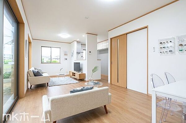 ※家具はCGイメージ画像です。多くの時間を過ごす空間だからこそ採光にはこだわりたいですね！
