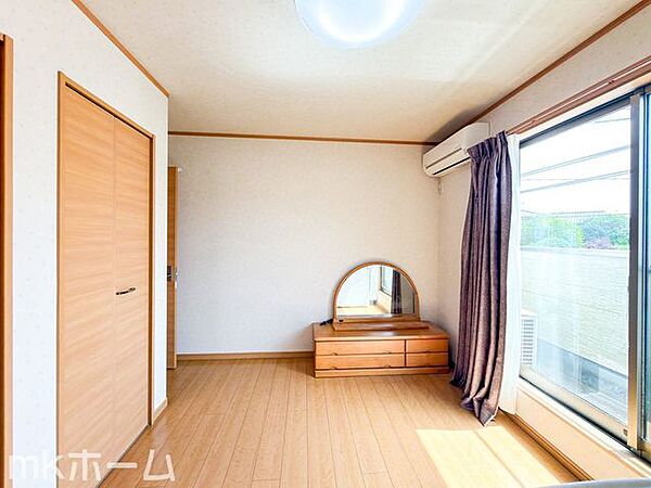 居室にクローゼットを設置！豊富な収納があることで広い居住スペースを確保することができます！