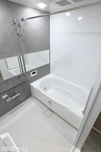 ユニットバスを新しく入れ替えしております！費用が掛かる水周りリフォームが完了済みなのは魅力的ですね！
