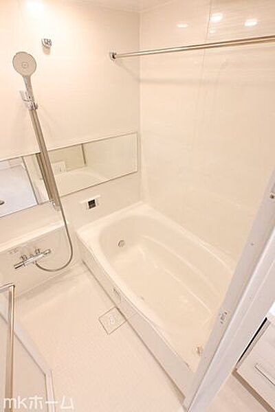 ユニットバスを新しく入れ替えしております！費用が掛かる水周りリフォームが完了済みなのは魅力的ですね！