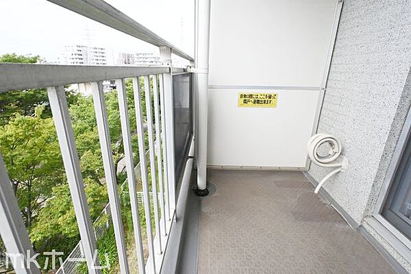 バルコニーは陽当たりとともに風通しも良く洗濯物もよく乾きます！