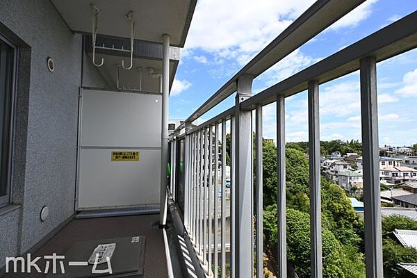 バルコニーは陽当たりとともに風通しも良く洗濯物もよく乾きます！