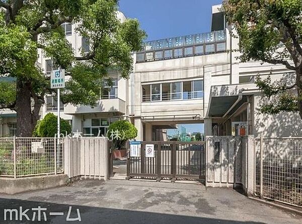 市川市立第六中学校 徒歩11分。 840m