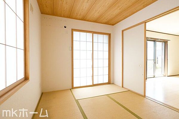 あると落ち着く和室には押入も完備されており、客間としてだけでなく収納などに利用できるスペースです！