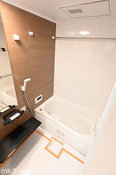 ユニットバスを新しく入れ替えしております！費用が掛かる水周りリフォームが完了済みなのは魅力的ですね！