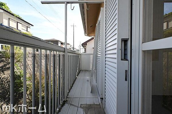 バルコニーは陽当たりとともに風通しも良く洗濯物もよく乾きます！