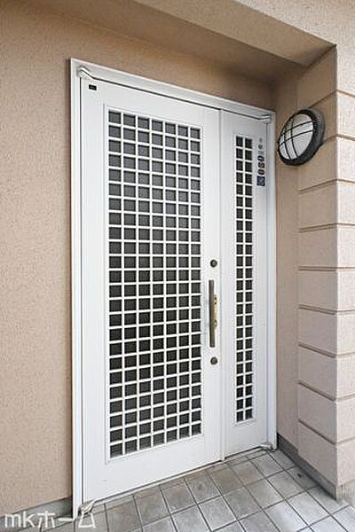 ※外壁塗装前の外観写真です。