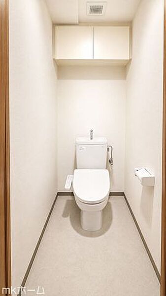 温水洗浄便座付きのトイレです！