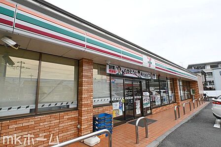 セブンイレブン北流山店 徒歩6分。 410m