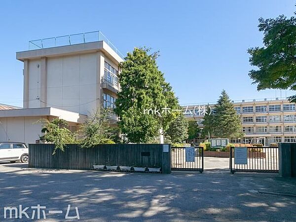 鎌ケ谷市立南部小学校 徒歩11分。 860m
