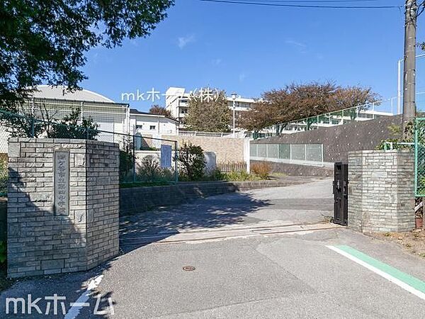 鎌ケ谷市立第四中学校 徒歩24分。 1880m