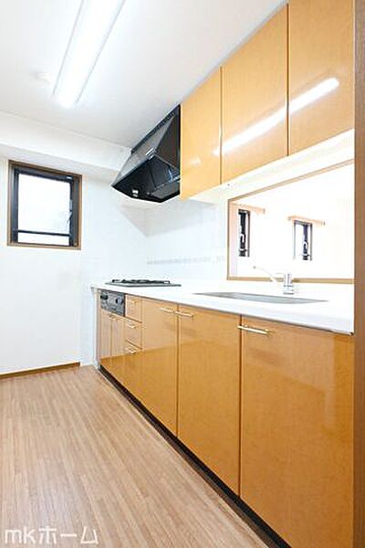 大きなキッチンスペースは家事をしながら会話も弾み、大切な家族のコミュニケーションスペースとなります！
