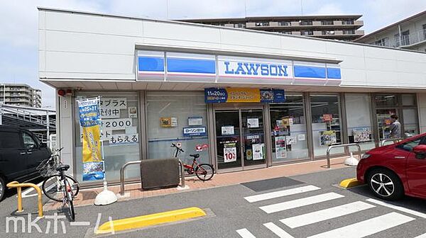 ローソン船橋インター店 徒歩10分。 740m