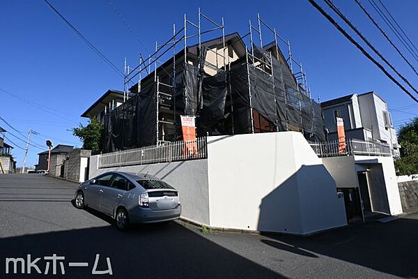 現在、外壁塗装工事中現在、外壁塗装工事中