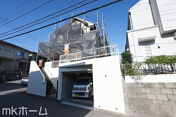 現在、外壁塗装工事中