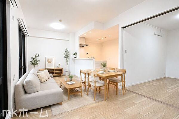 ※家具はCGイメージ画像です。光あふれる開放的なリビングは自然と家族が集まる空間！